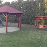 Babati Apartmanhaz דירה