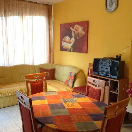 Babati Apartmanhaz * 잘라카로쉬