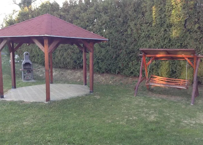 Babati Apartmanhaz Διαμέρισμα